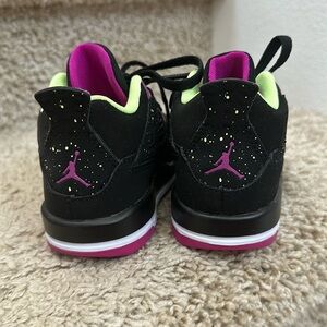 Baby/walker jordan retro 4